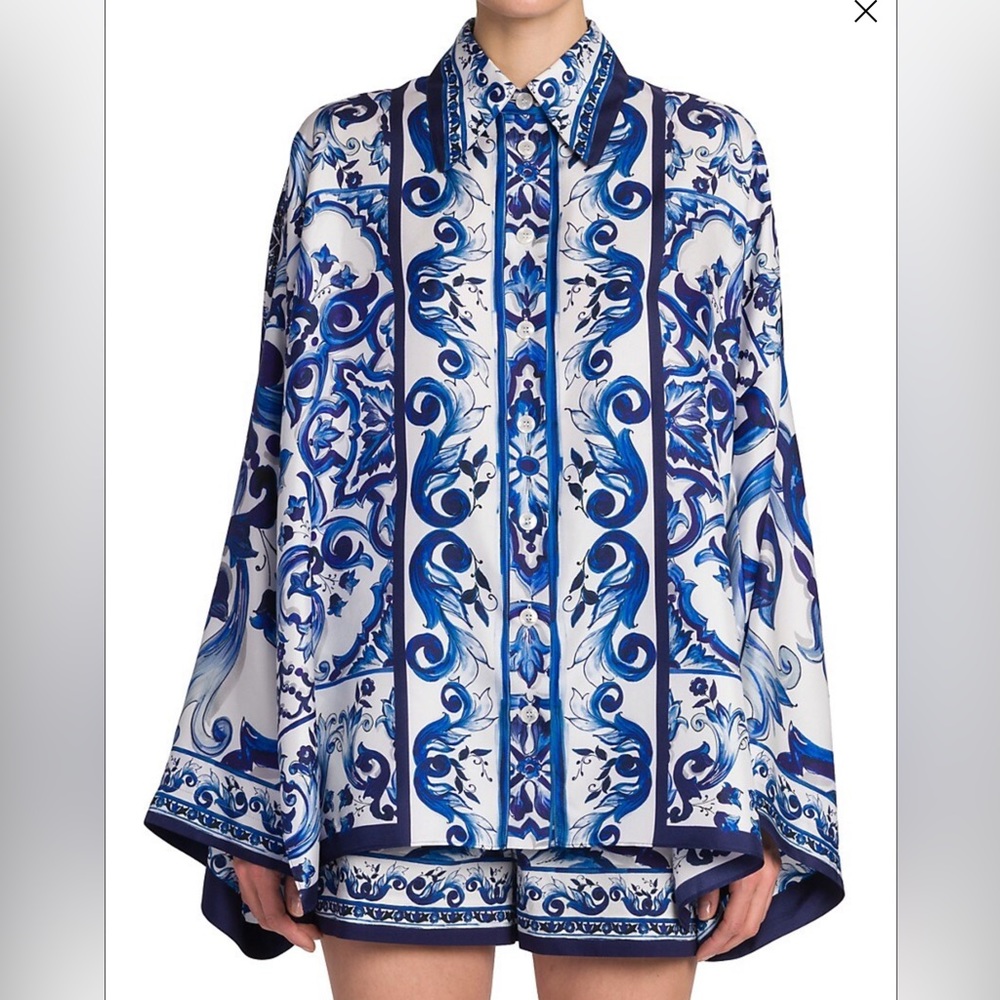 DOLCE&GABBANA
Blu Mediterraneo Oversized Printed Kimono-Sleeve Shirt.
